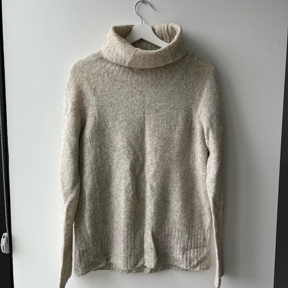 Aritzia Group by Babaton Plutarch Turtleneck - Picture 3 of 8